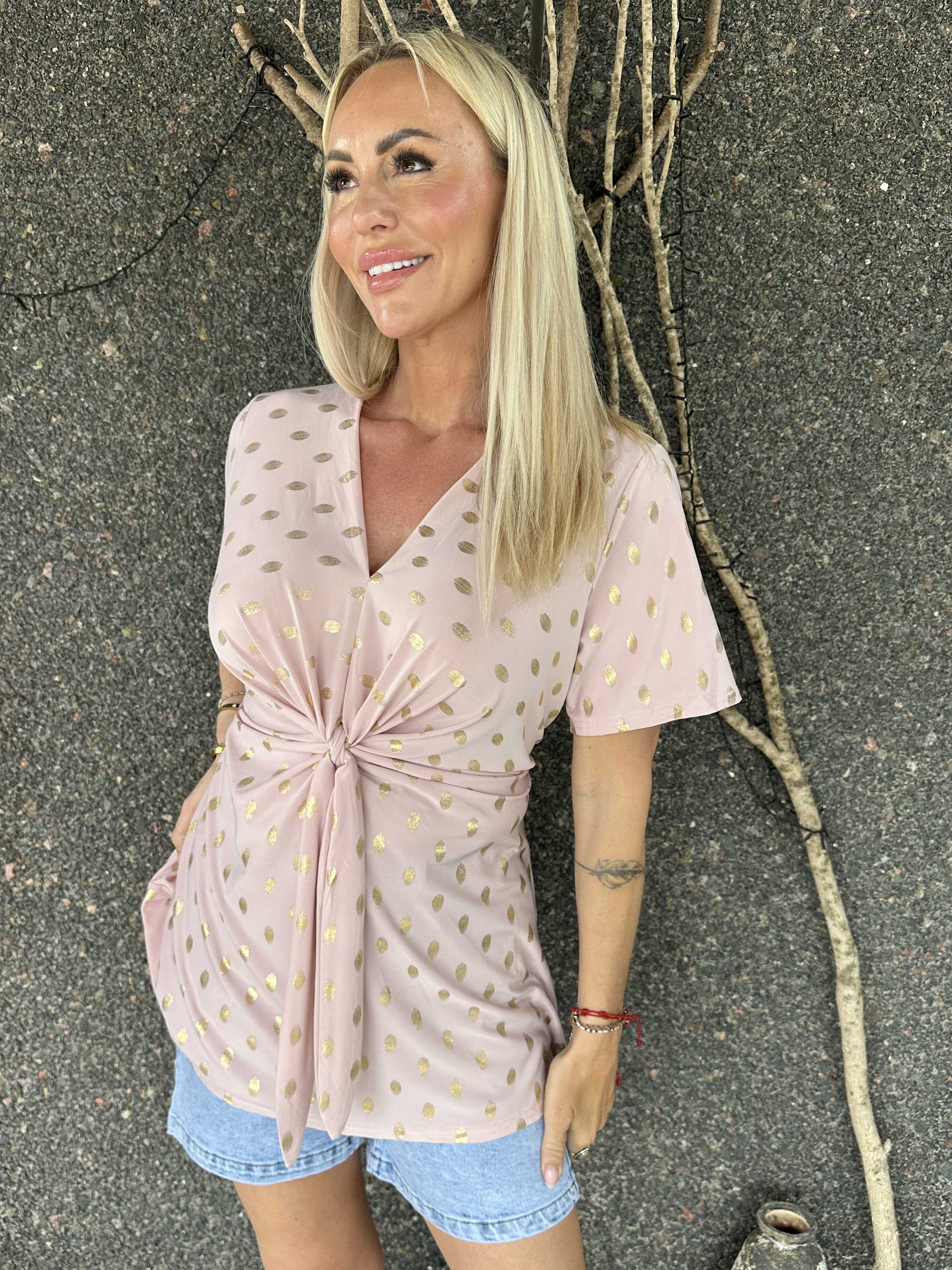 Molly Dot Shirt - Elastisk blue med fin knudedetalje foran